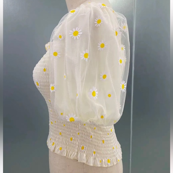 #017 Smocked Puff Sleeve Top – White Daisy – Women’s XS S – On/Off Shoulder - Picture 7 of 8
